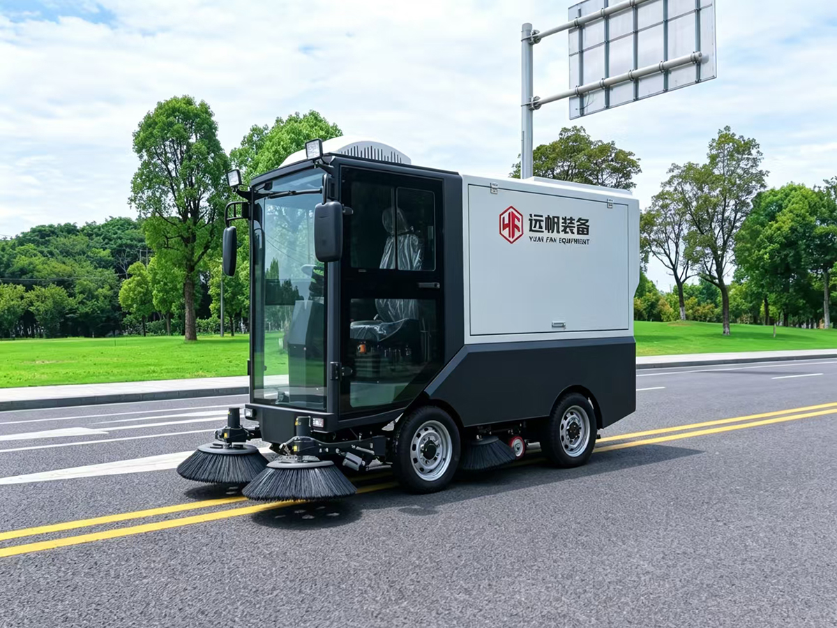 YF-X210 纯吸式四轮扫路车